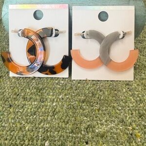🌸4 for $10 NWT Acrylic Hoop Earrings Black Tortoise & Blush + Gray (Two Pair)